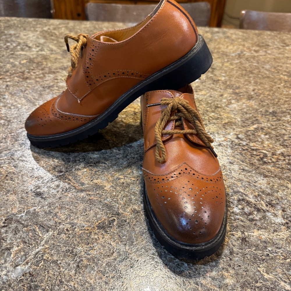 Tomboy toes burnished wingtips